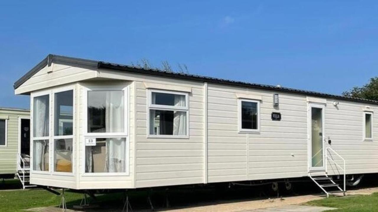 Remarkable 2-Bed Villa Caravan In Driffield Skipsea Exterior foto